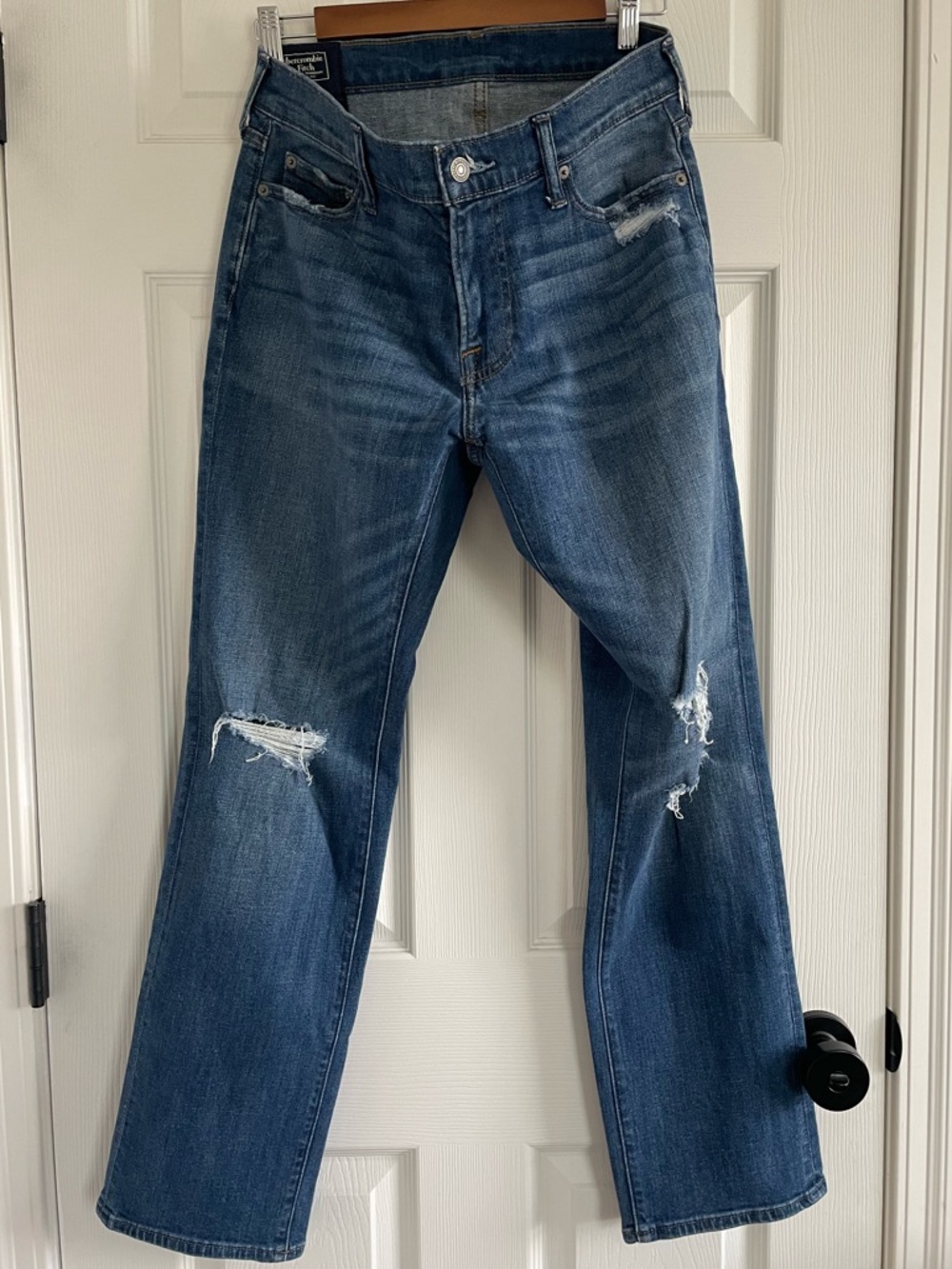 Abercrombie & Fitch Men’s Straight Leg Distressed Jeans Medium Wash Denim